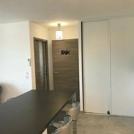 Appartement Appartement Lucciana, 3 Pieces, 4 Personnes - Fr-1-650-8 *